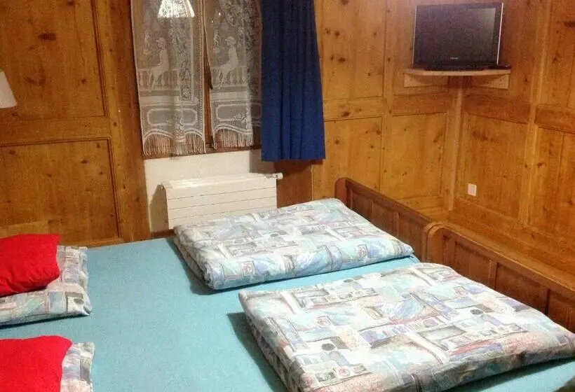 Habitació Triple Estàndard, La Cascata