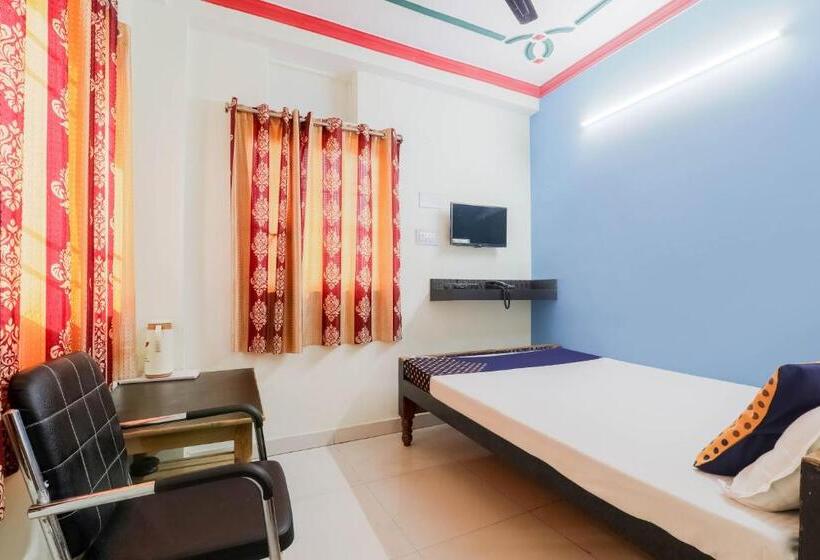 חדר קלאסי לשלושה, Spot On Hotel Sri Hari