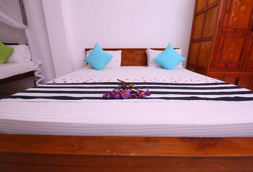 디럭스 4인 룸, Beach Villa Polhena