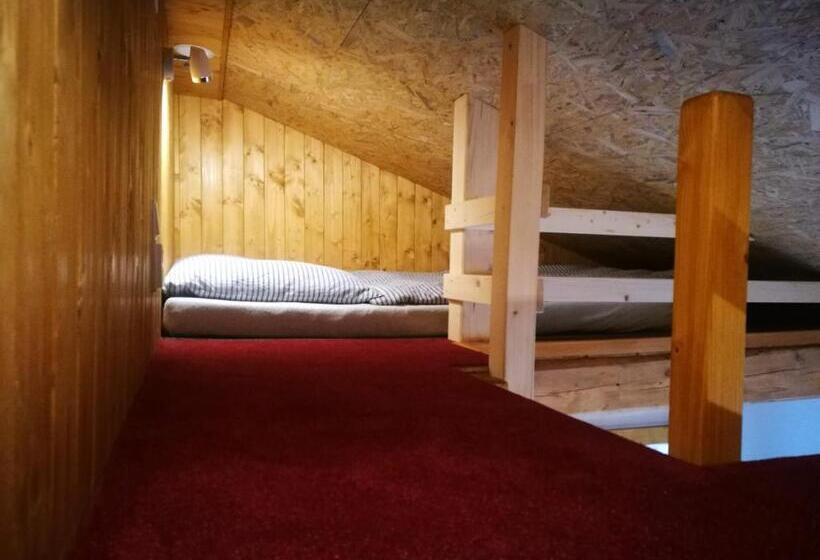 Номер Deluxe, Chalupa U Kohoutů