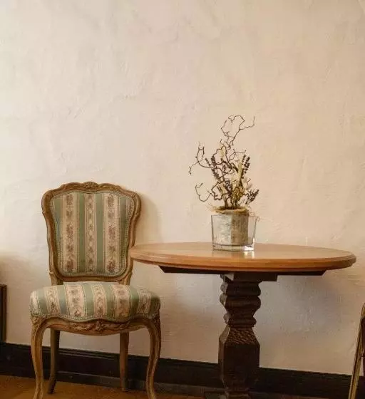 اتاق استاندارد یک نفره, Altstadt Hotel Stadtkrug
