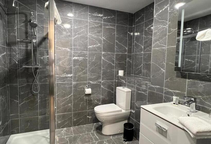 غرفة عائلية, Bella Vista Hotel & Self Catering Suites