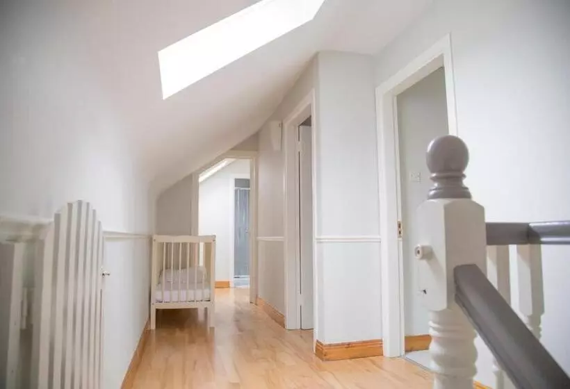 ４ベッドルームハウス, Bella Vista Hotel & Self Catering Suites