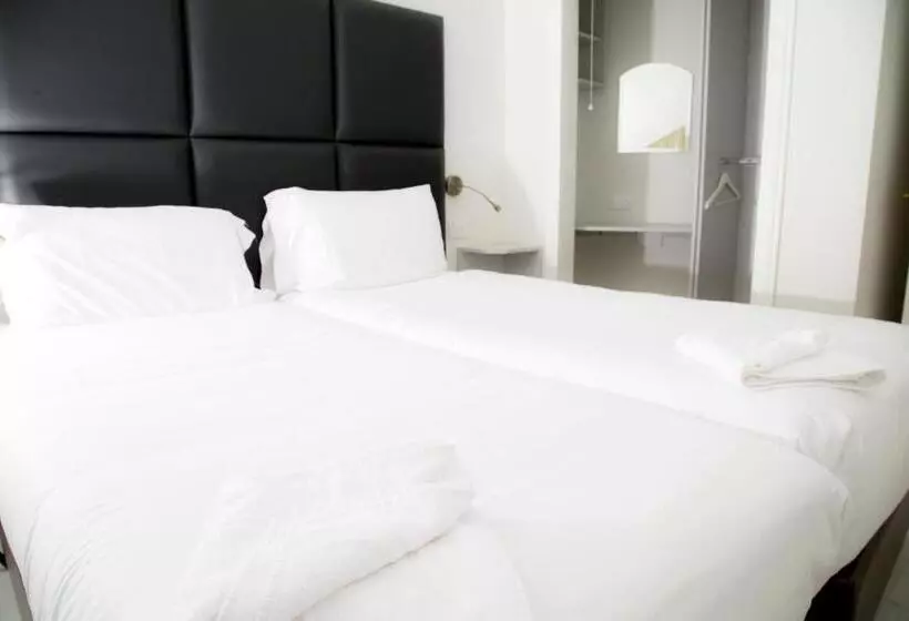 ４ベッドルームハウス, Bella Vista Hotel & Self Catering Suites