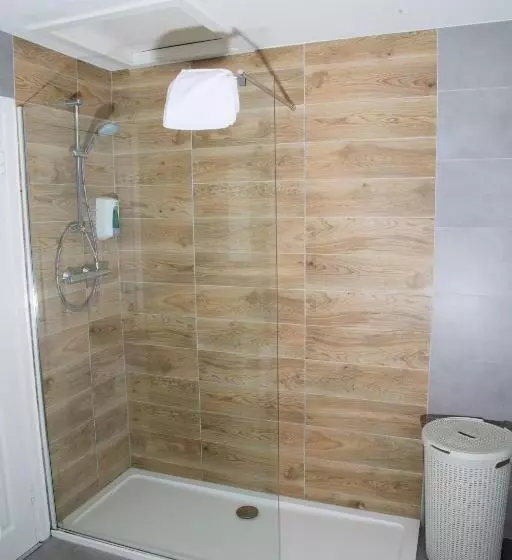 ４ベッドルームハウス, Bella Vista Hotel & Self Catering Suites