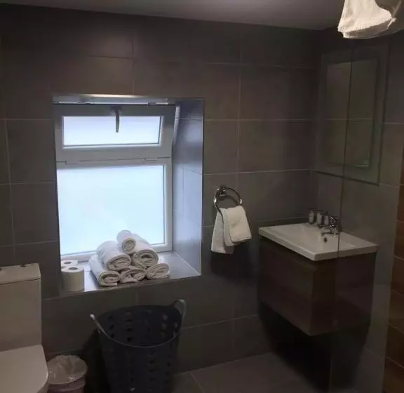 １ベッドルームハウス, Bella Vista Hotel & Self Catering Suites