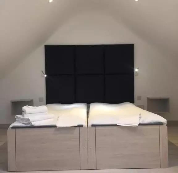 １ベッドルームハウス, Bella Vista Hotel & Self Catering Suites