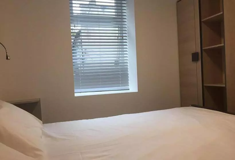 １ベッドルームハウス, Bella Vista Hotel & Self Catering Suites