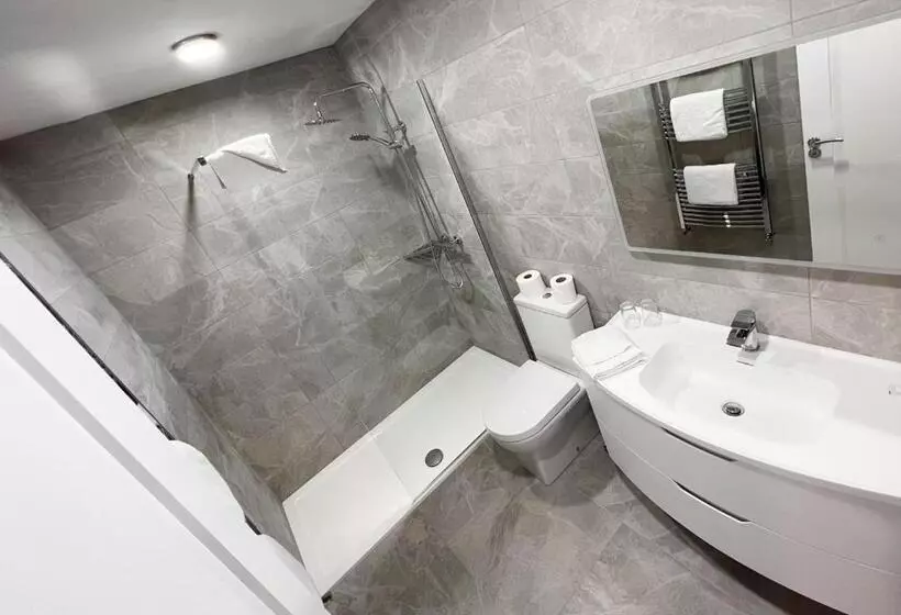 スイート, Bella Vista Hotel & Self Catering Suites