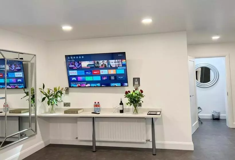 スイート, Bella Vista Hotel & Self Catering Suites