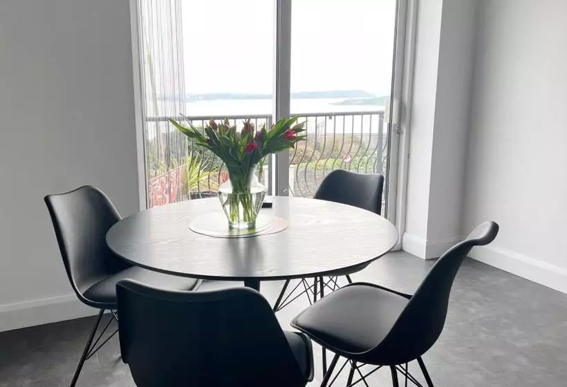 スイート, Bella Vista Hotel & Self Catering Suites
