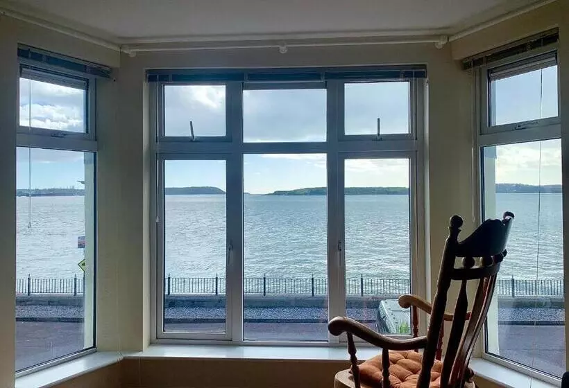２ベッドルームハウス, Bella Vista Hotel & Self Catering Suites