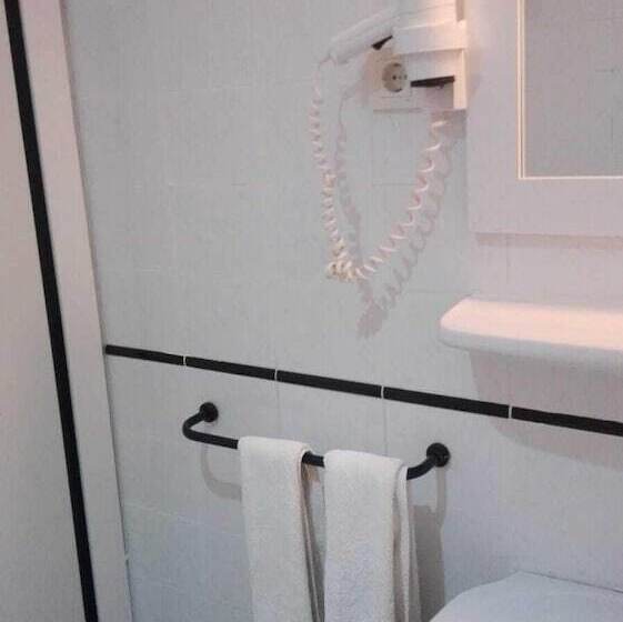 标准三人间, Albano