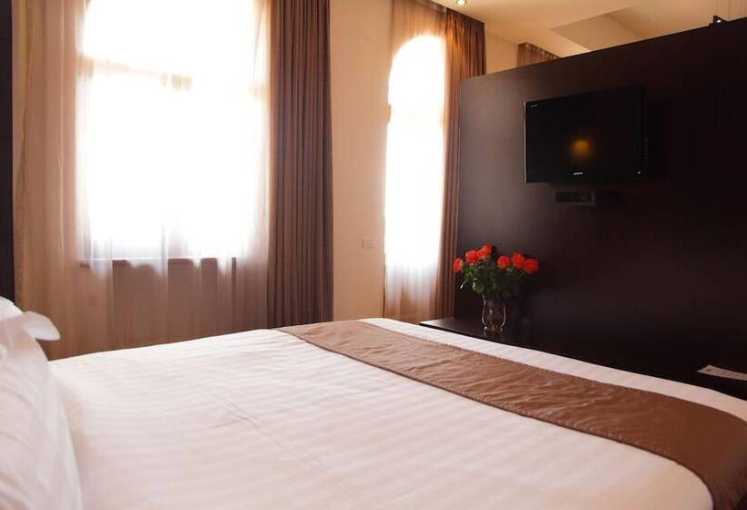 주니어 스위트, Bass Boutique