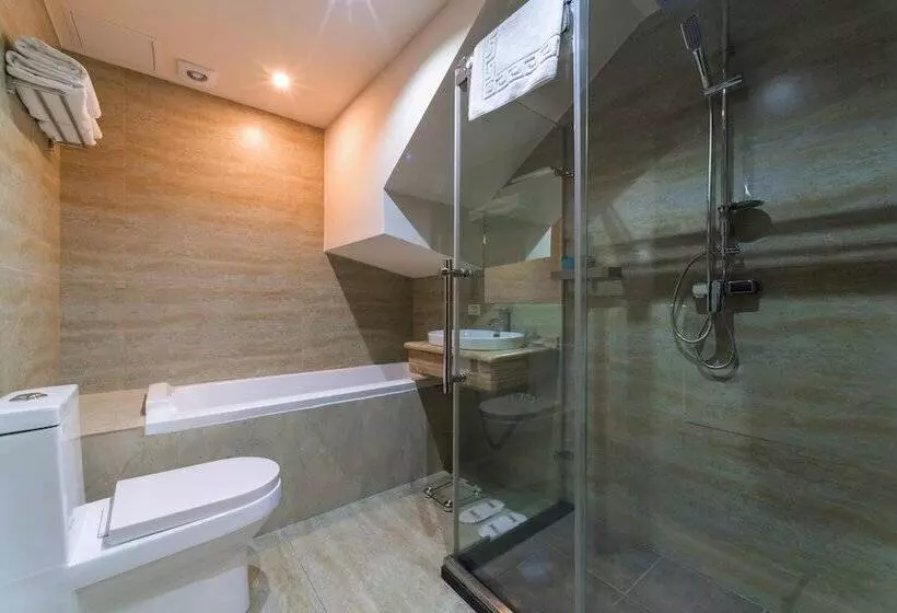 اتاق اکونومی, Bass Boutique