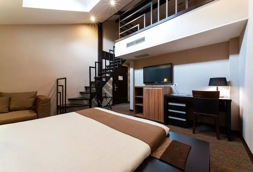 اتاق استاندارد سه نفره, Bass Boutique
