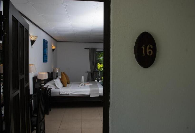 اتاق استاندارد, Chateau St Cloud