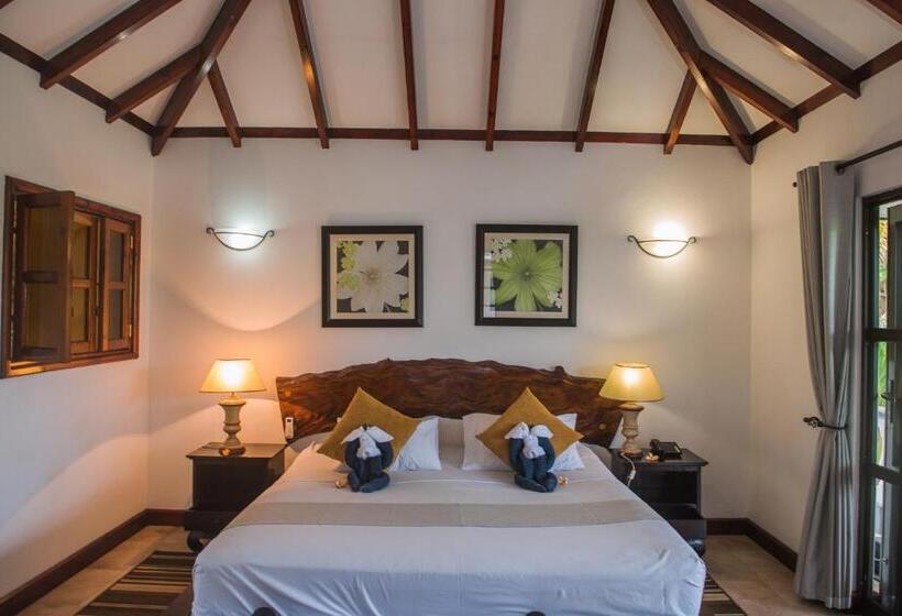 اتاق سوپریور, Chateau St Cloud