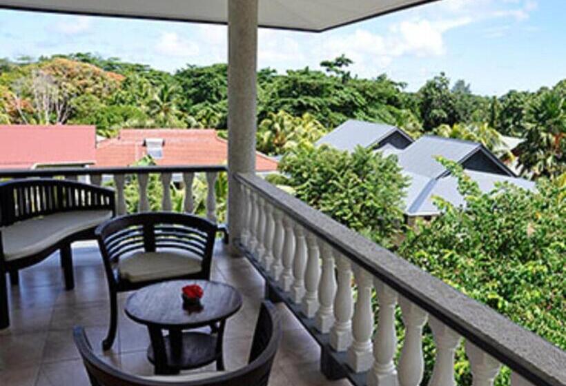 اتاق سوپریور, Chateau St Cloud