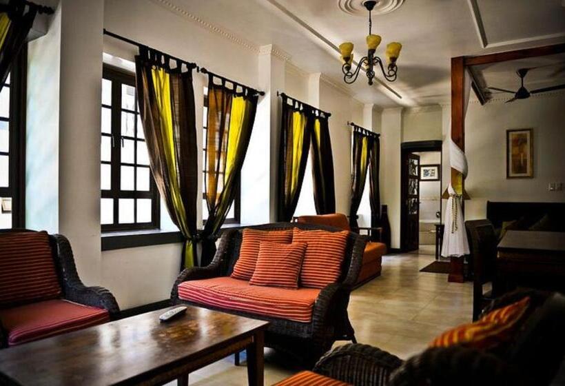 اتاق لوکس, Chateau St Cloud