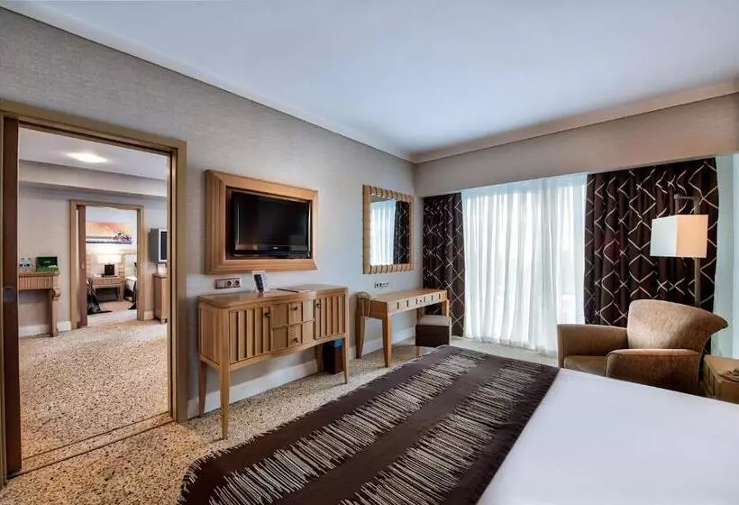 اتاق خانوادگی, Grand Hotel Konya