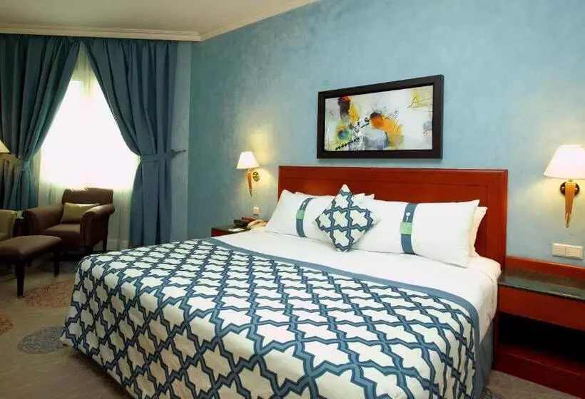キングサイズベッドのエクゼクティブルーム, Holiday Inn Al Khobar, An Ihg