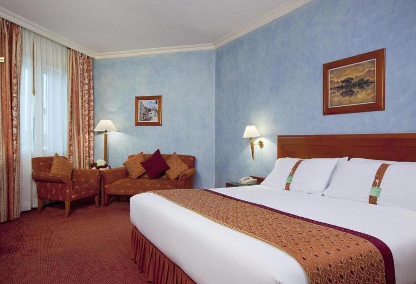 이그제큐티브 룸 킹사이즈 침대, Holiday Inn Al Khobar, An Ihg