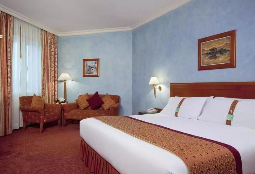 キングサイズベッドのエクゼクティブルーム, Holiday Inn Al Khobar, An Ihg