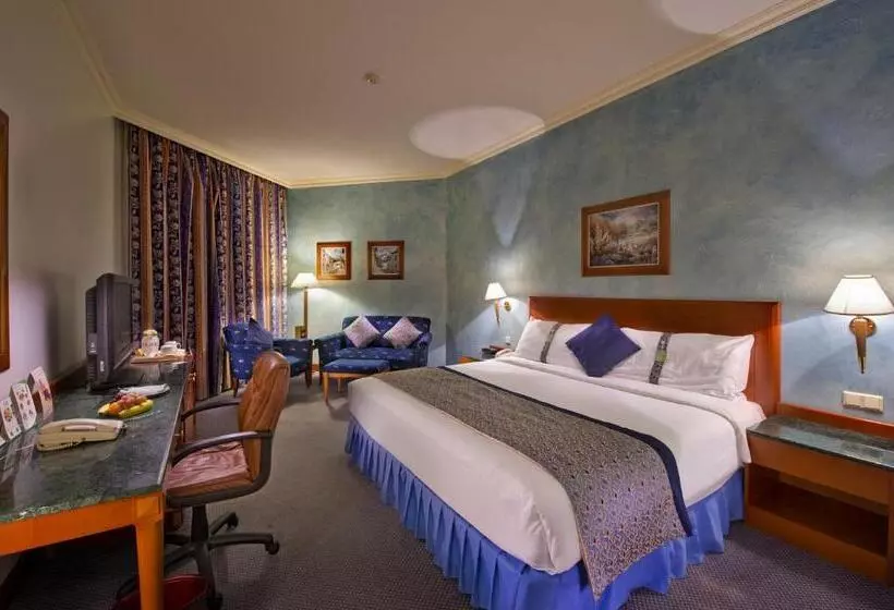 キングサイズベッドのエクゼクティブルーム, Holiday Inn Al Khobar, An Ihg