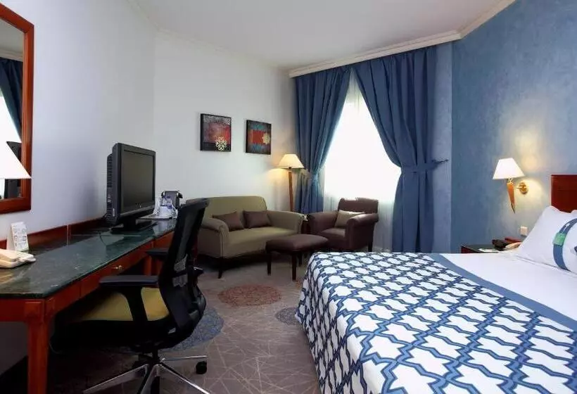 キングサイズベッドのスイートルーム, Holiday Inn Al Khobar, An Ihg