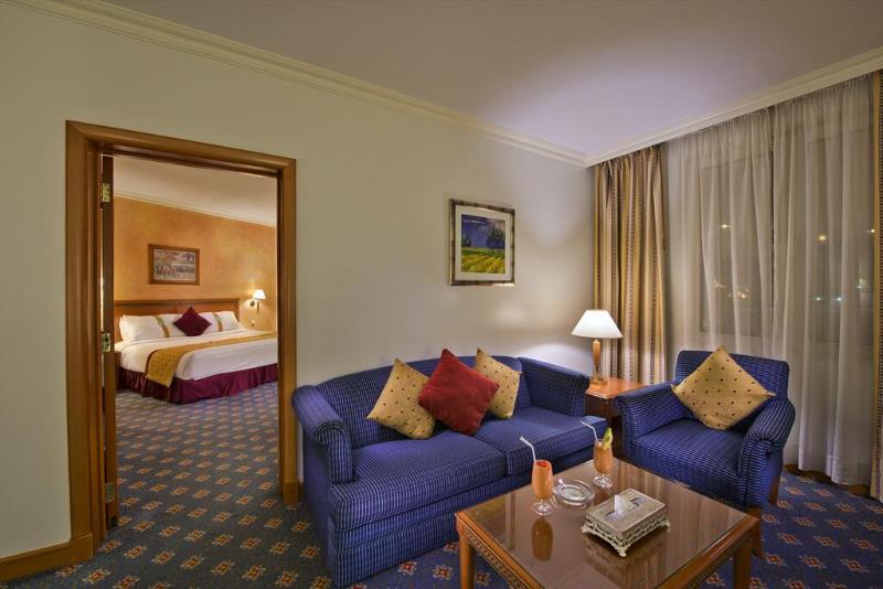 스위트 킹사이즈 침대, Holiday Inn Al Khobar, An Ihg