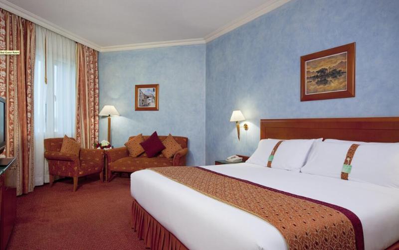 اتاق اجرایی با تخت بزرگ, Holiday Inn Al Khobar, An Ihg