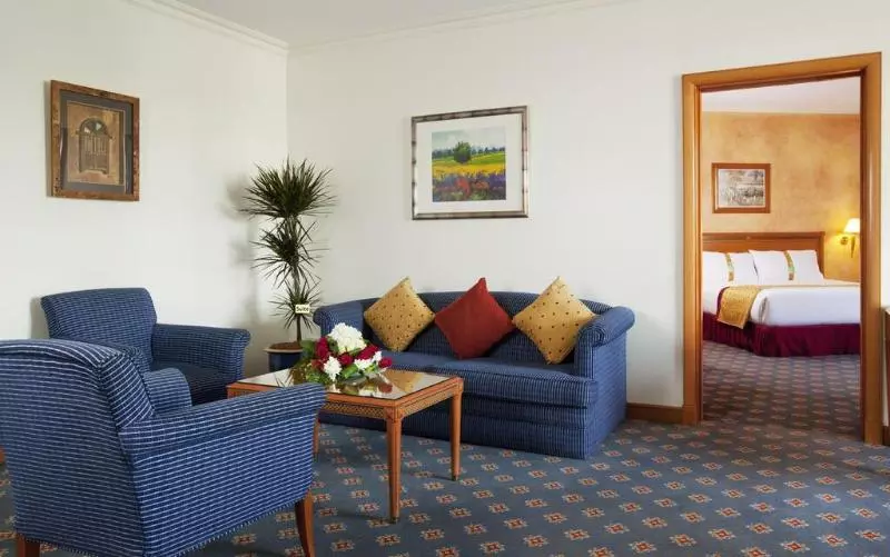 キングサイズベッドのエクゼクティブルーム, Holiday Inn Al Khobar, An Ihg