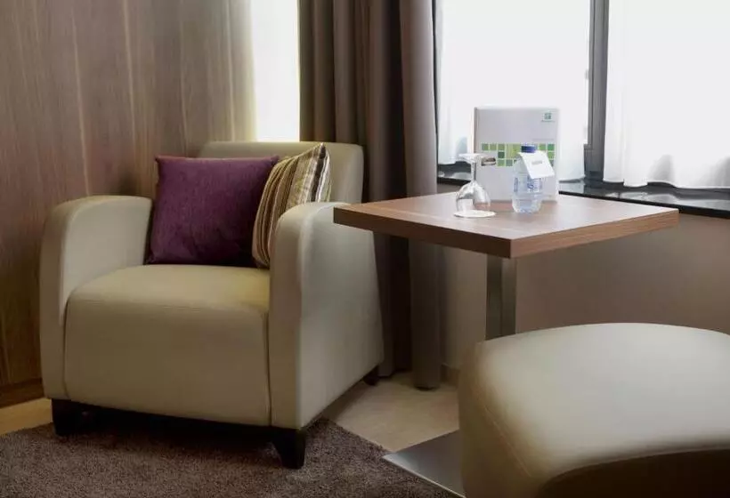 اتاق استاندارد با تخت بزرگ, Holiday Inn Brussels Schuman, An Ihg
