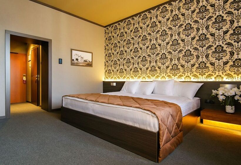 اتاق سوپریور, Jolly Alon