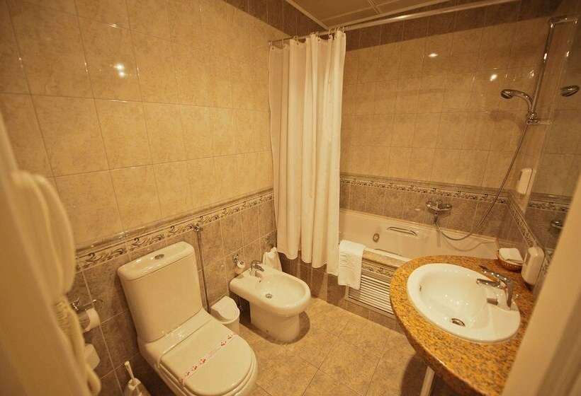 سوییت اجرایی, Jolly Alon