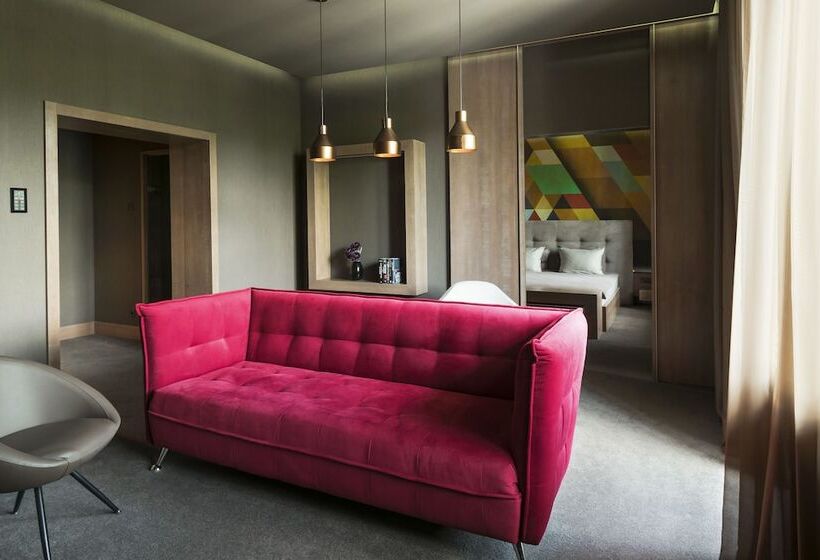 سوییت سوپریور, Jolly Alon