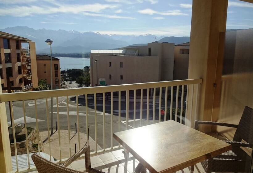 اتاق راحتی سه تخته, Le Mariana