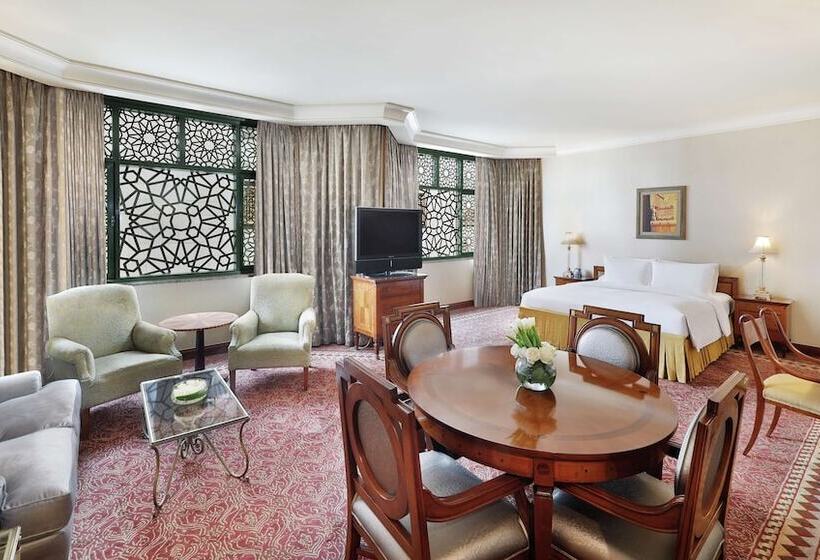 Королевский Люкс, Madinah Hilton