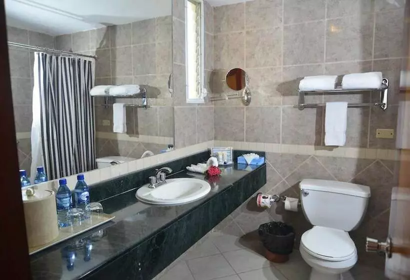 ２ダブルベッドのスタンダードルーム, Ramada By Wyndham Princess Belize City