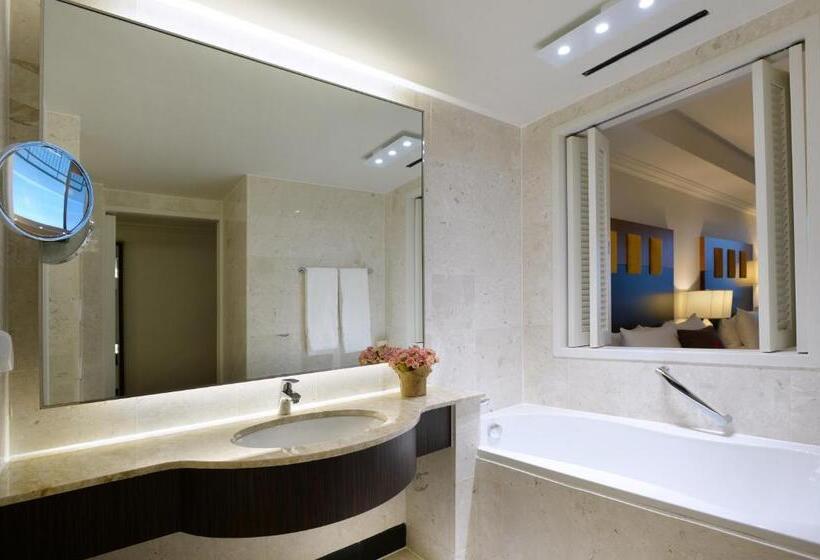 Номер Deluxe Вид на Море, Ramada Plaza By Wyndham Jeju Ocean Front