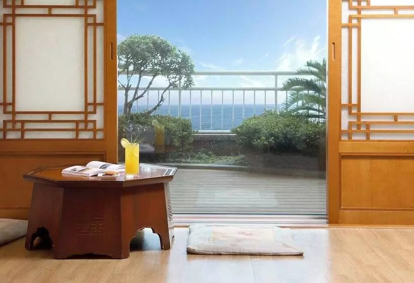 オーシャンビュースタンダードルーム, Ramada Plaza By Wyndham Jeju Ocean Front