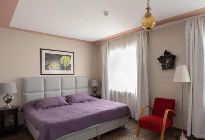 スタンダードルーム, St. Peter S Boutique