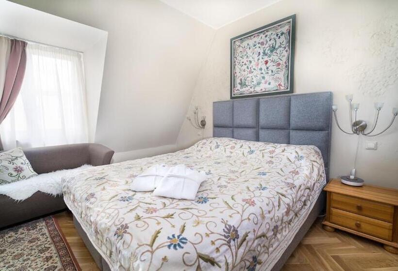 ジュニアスイート, St. Peter S Boutique