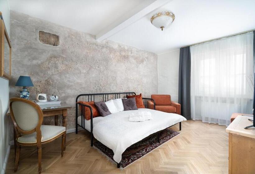 スイート, St. Peter S Boutique