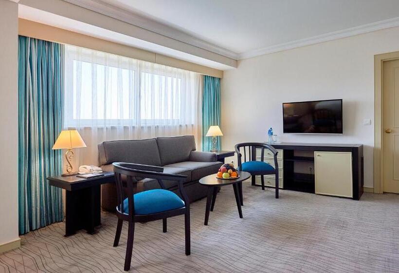 سوئیت جونیور با تخت بزرگ, Wyndham Tashkent