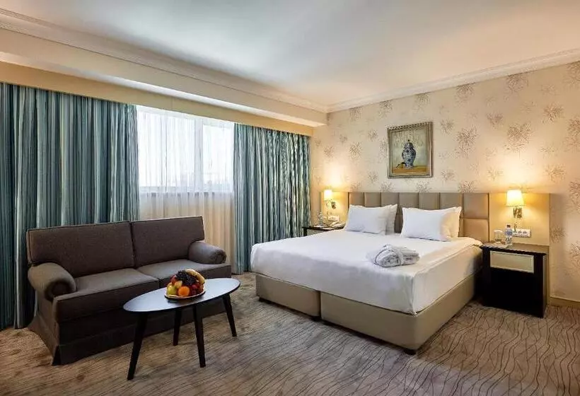 キングサイズベッドのデラックスルーム, Wyndham Tashkent