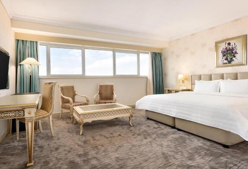 シニアスイート, Wyndham Tashkent