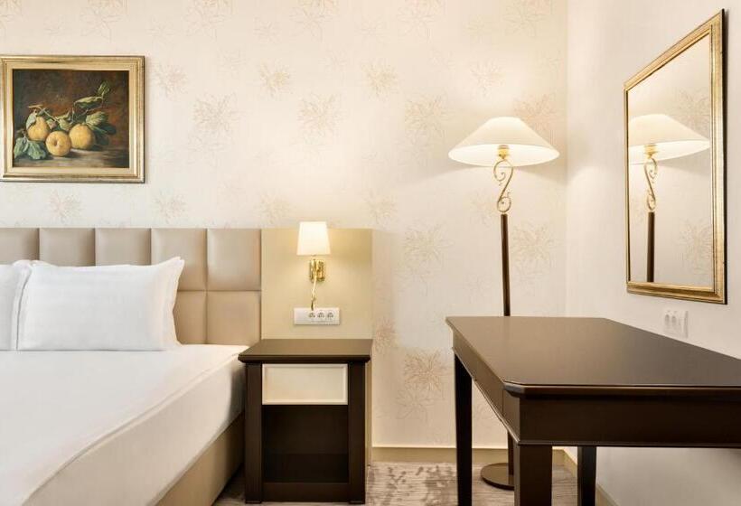 اتاق استاندارد با تخت بزرگ, Wyndham Tashkent