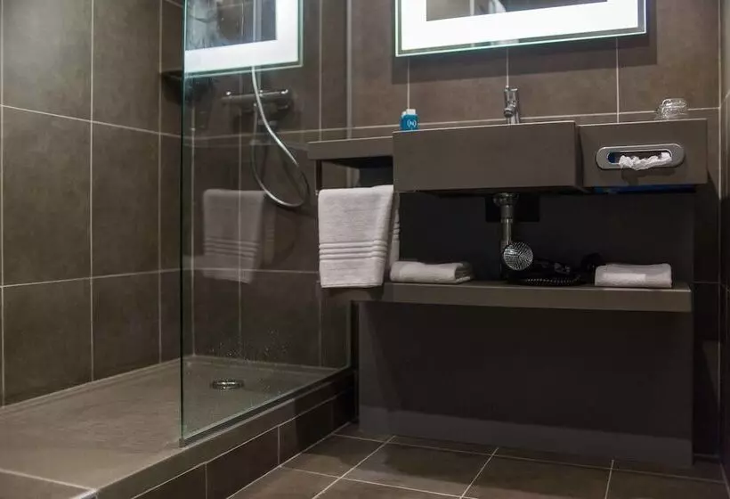 اتاق استاندارد با تخت دوبل, Novotel Port Harcourt
